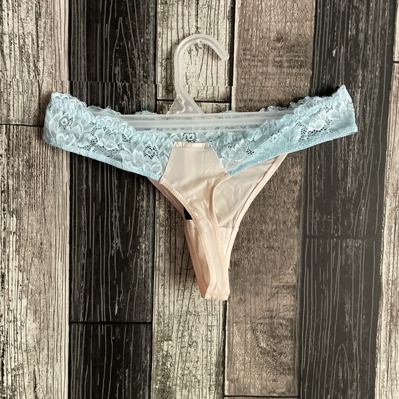 Adore Me - Push-up Plunge Bra and Panties - Picture 6 of 7